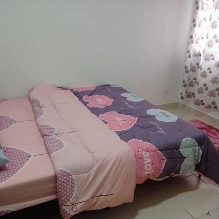 Debayu Homestay With Free Parking At Setia Alam Shah Alam Esterno foto