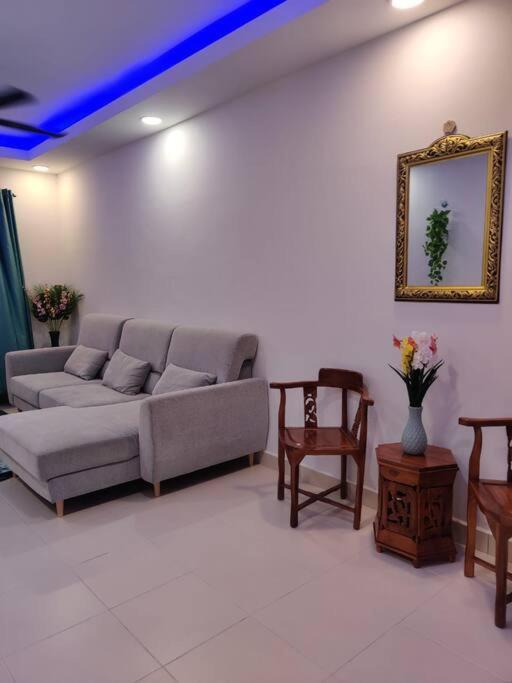 Debayu Homestay With Free Parking At Setia Alam Shah Alam Esterno foto